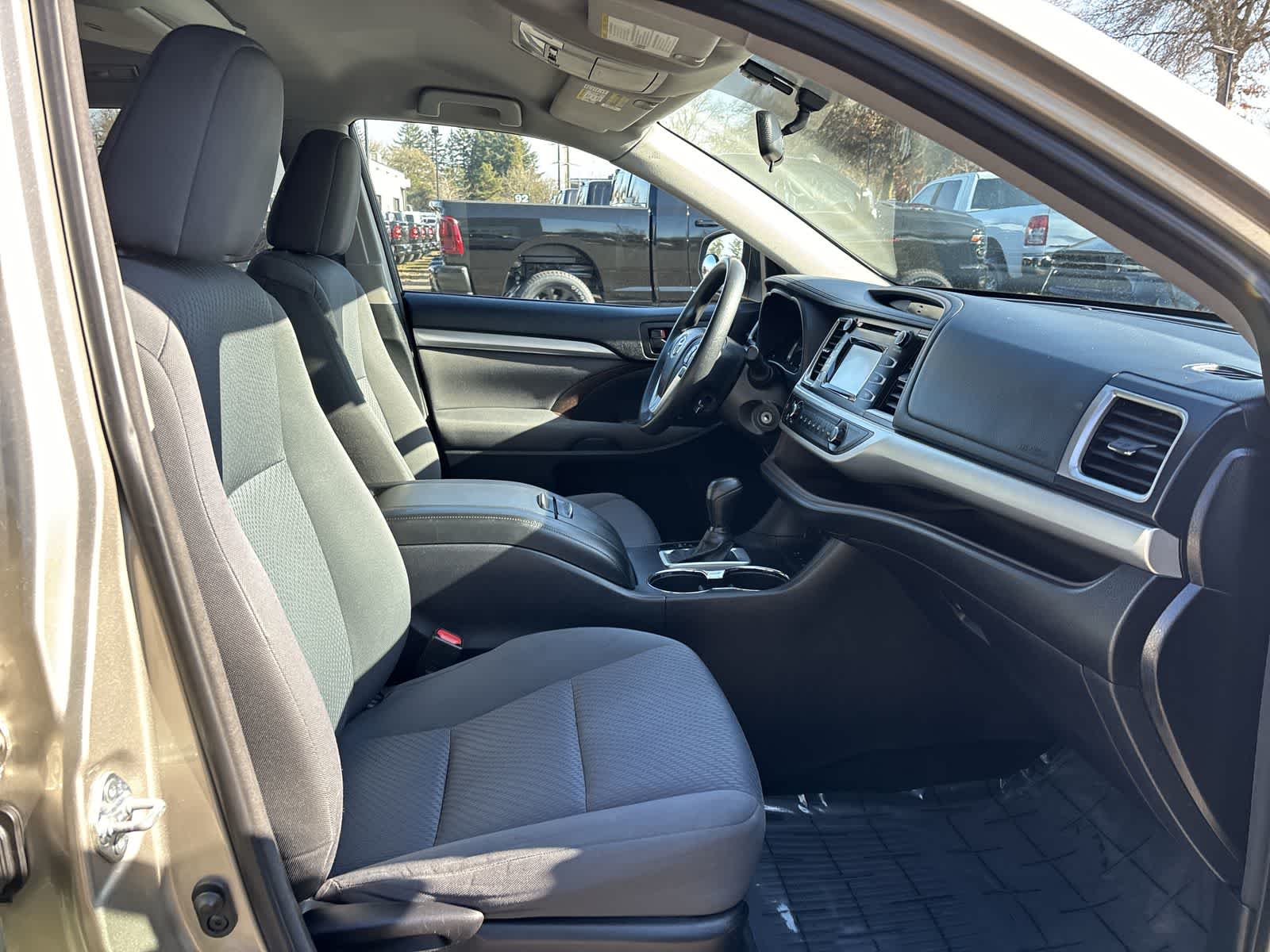 Thumbnail: 2014 Toyota Highlander - 4