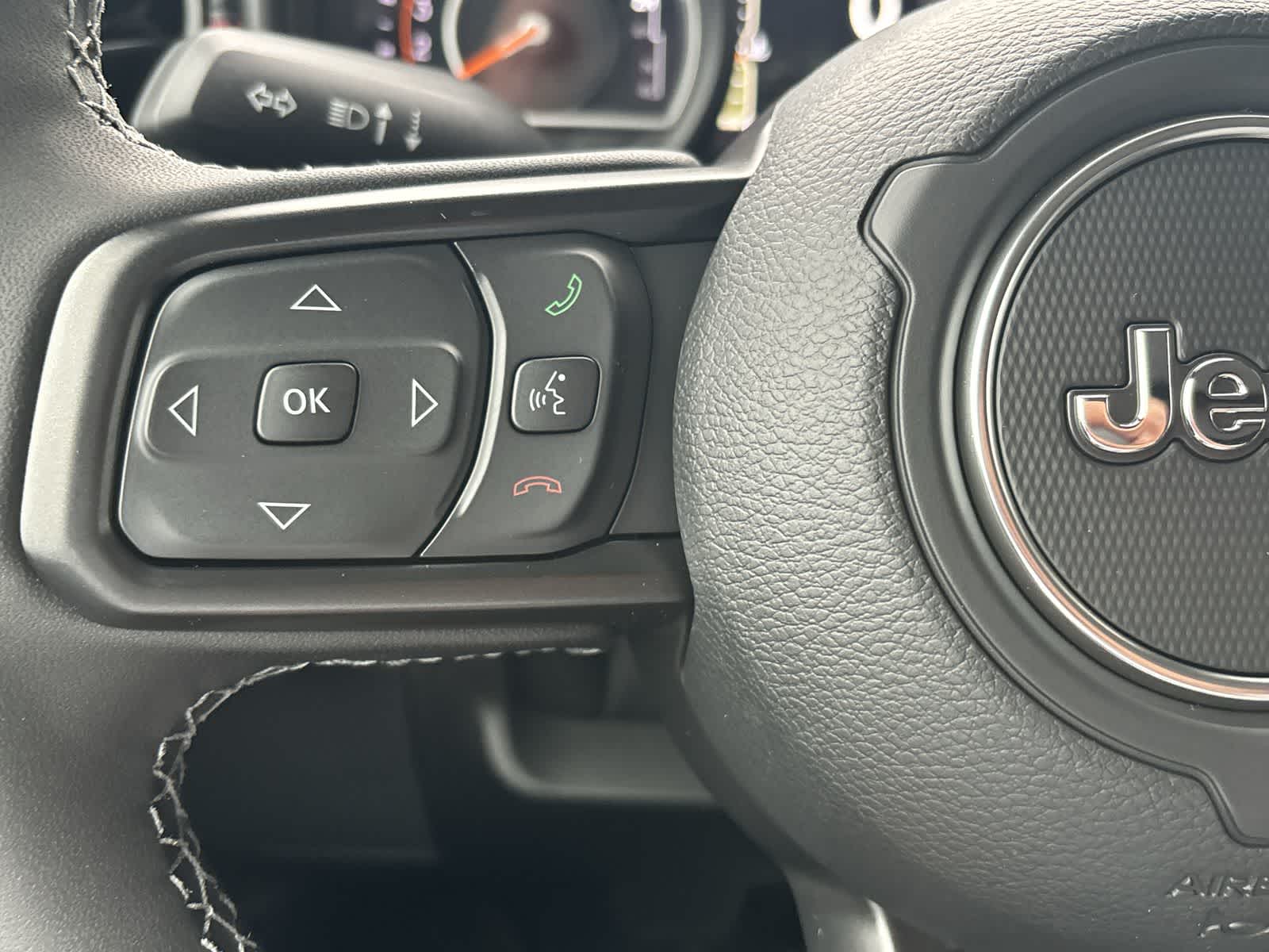 Thumbnail: 2026 Jeep Gladiator - 14