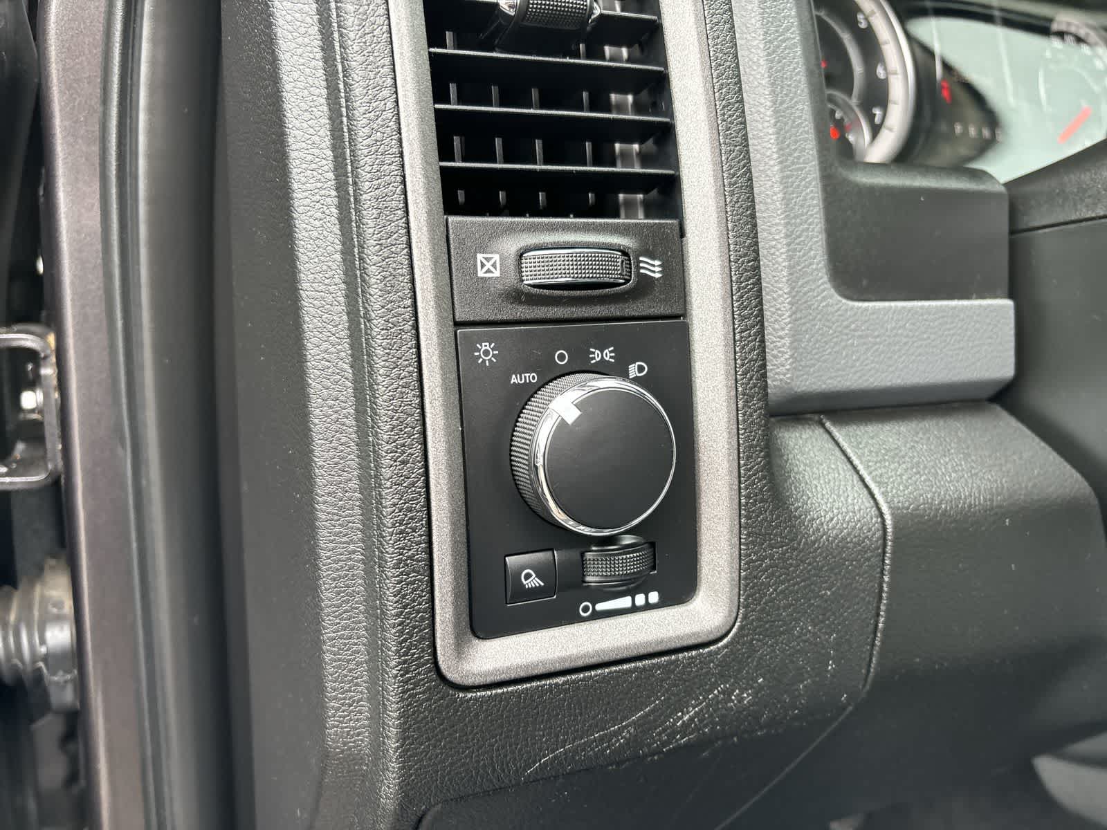 2019 RAM 1500 Classic Tradesman 11