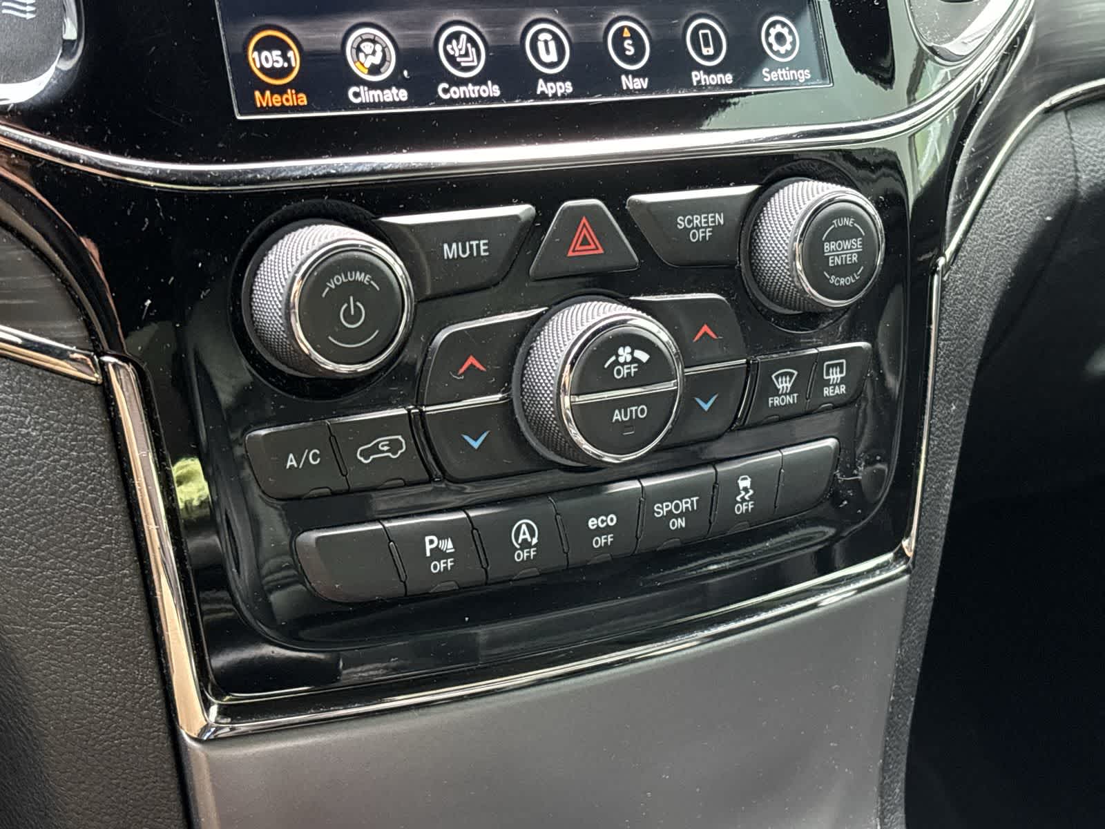 Thumbnail: 2020 Jeep Grand Cherokee - 21