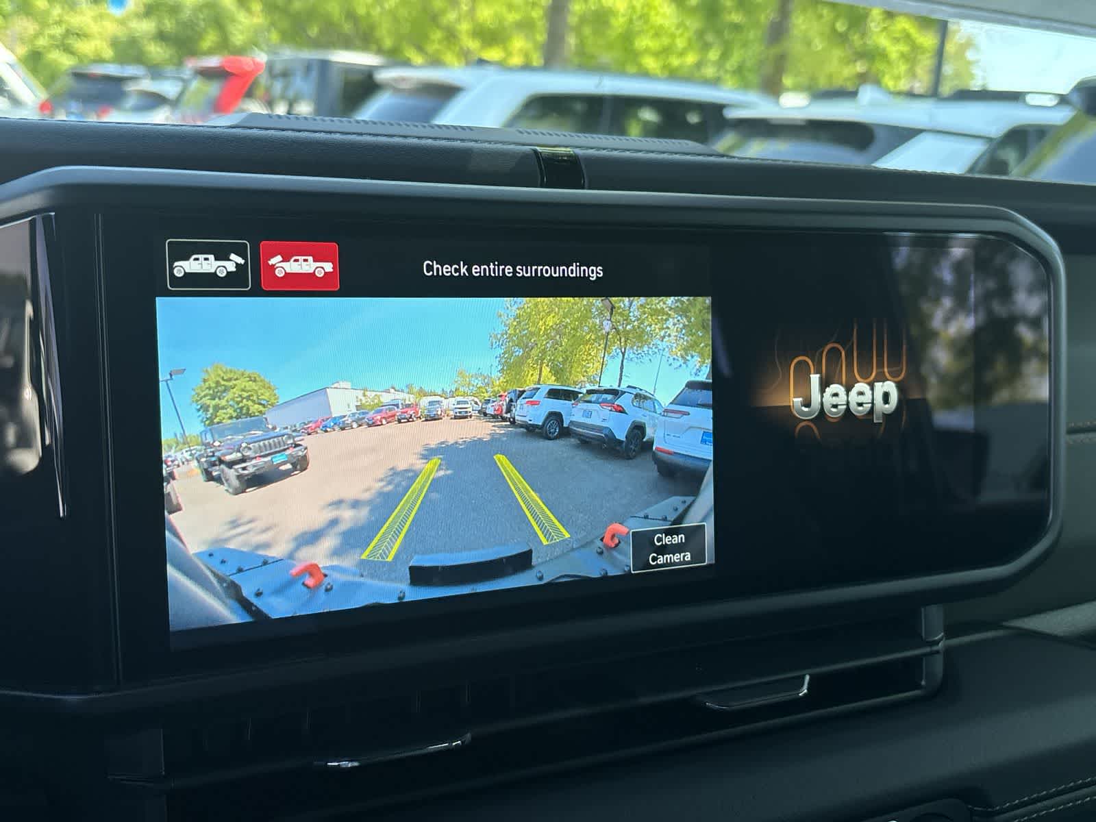 Thumbnail: 2025 Jeep Gladiator - 23