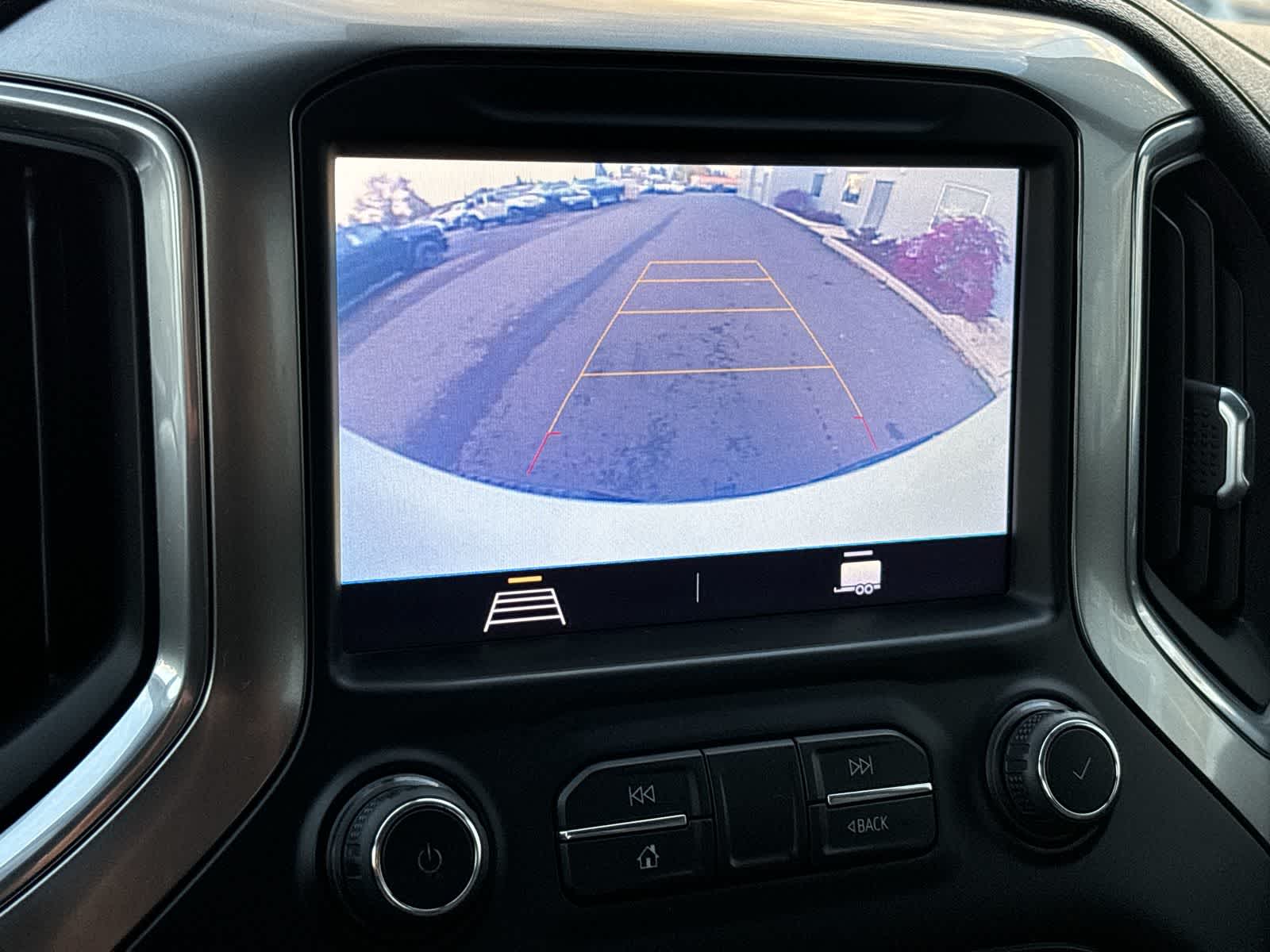 Thumbnail: 2020 Chevrolet Silverado 1500 - 23