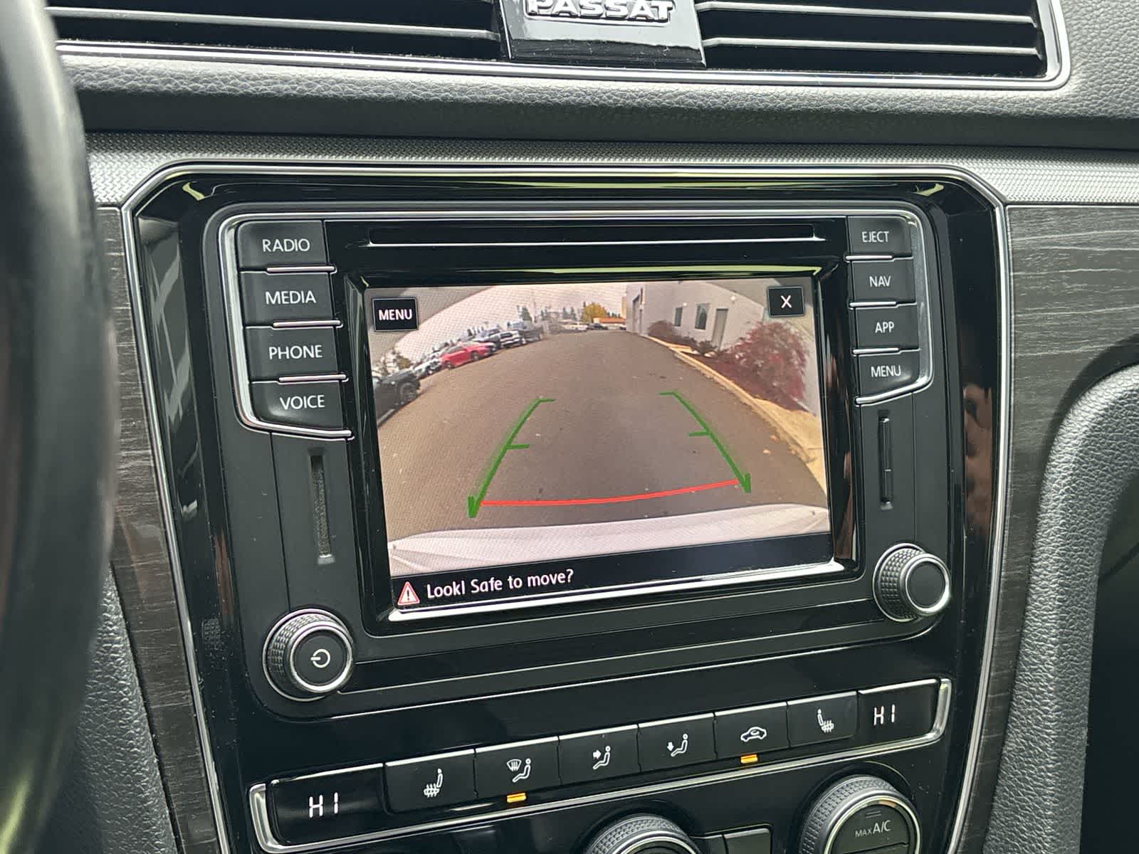 Thumbnail: 2018 Volkswagen Passat - 21