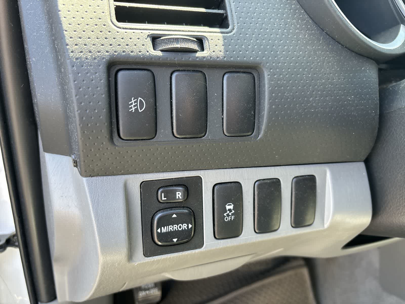 Thumbnail: 2011 Toyota Tacoma - 12