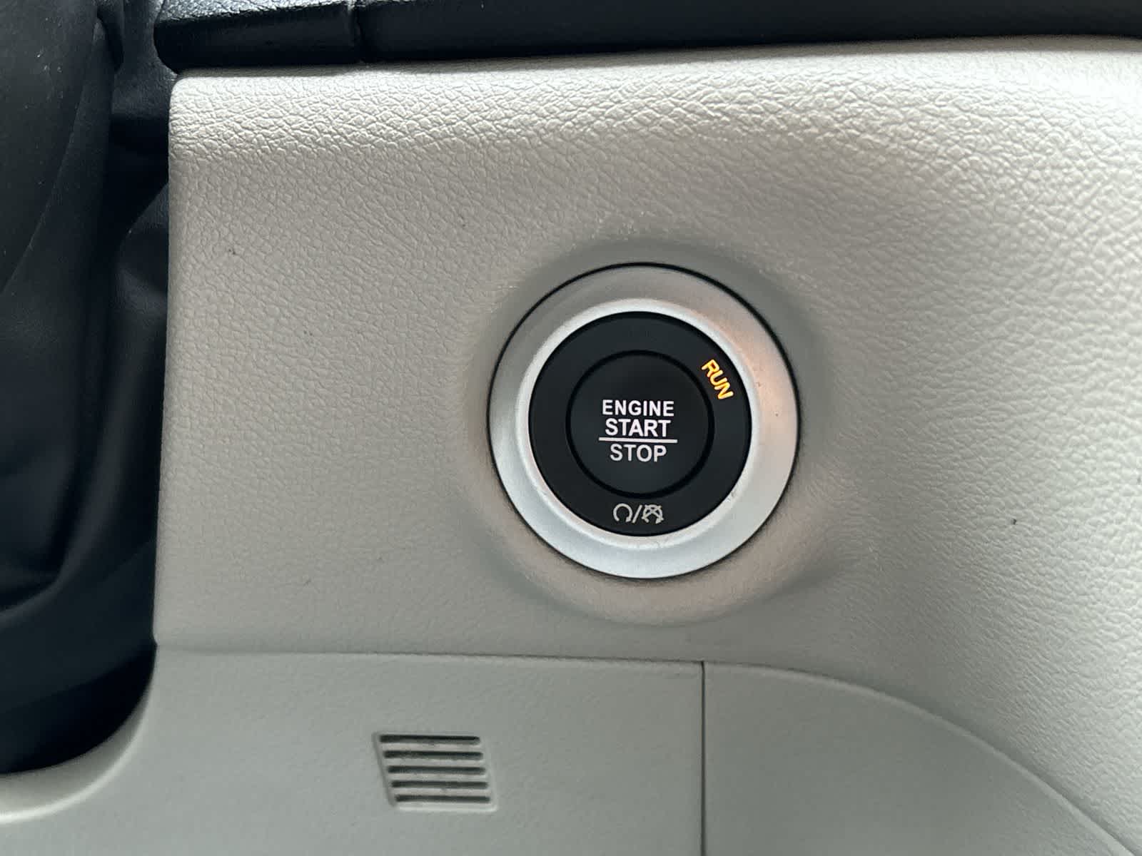 Thumbnail: 2024 Chrysler Pacifica - 25