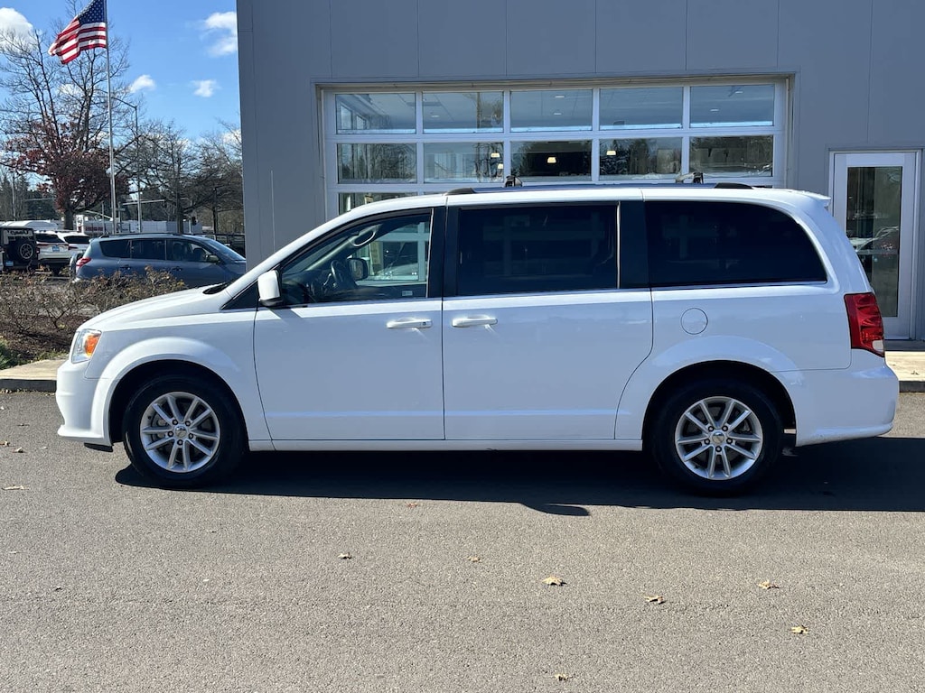 Used 2019 Dodge Grand Caravan SXT Van Passenger Van