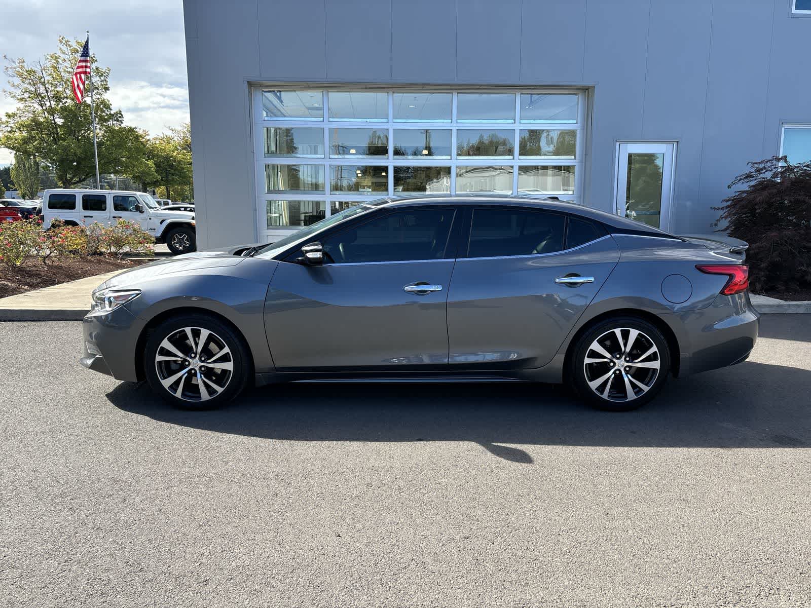 2017 Nissan Maxima SL photo 2