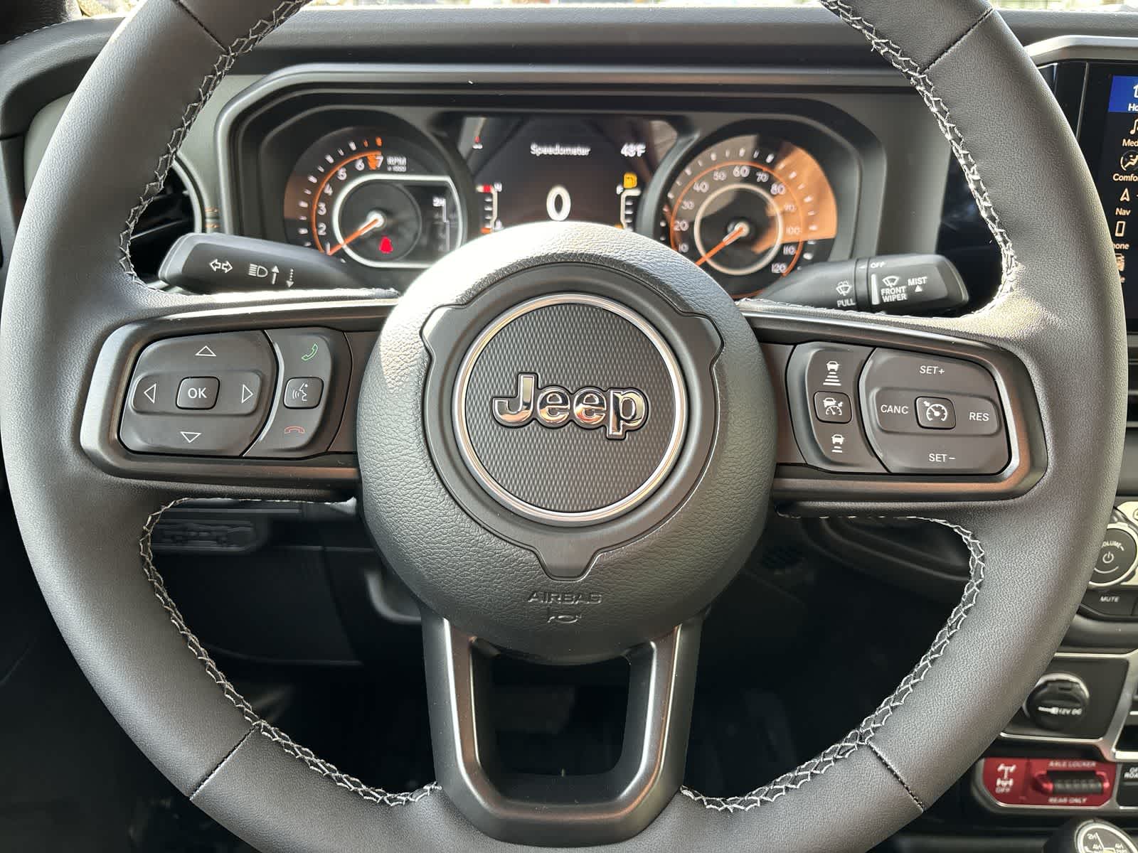 Thumbnail: 2025 Jeep Gladiator - 11