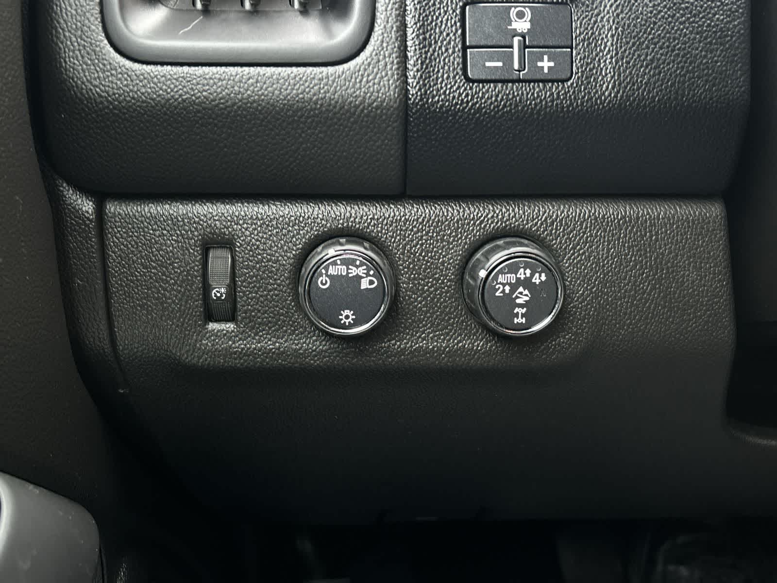 Thumbnail: 2017 Chevrolet Colorado - 10