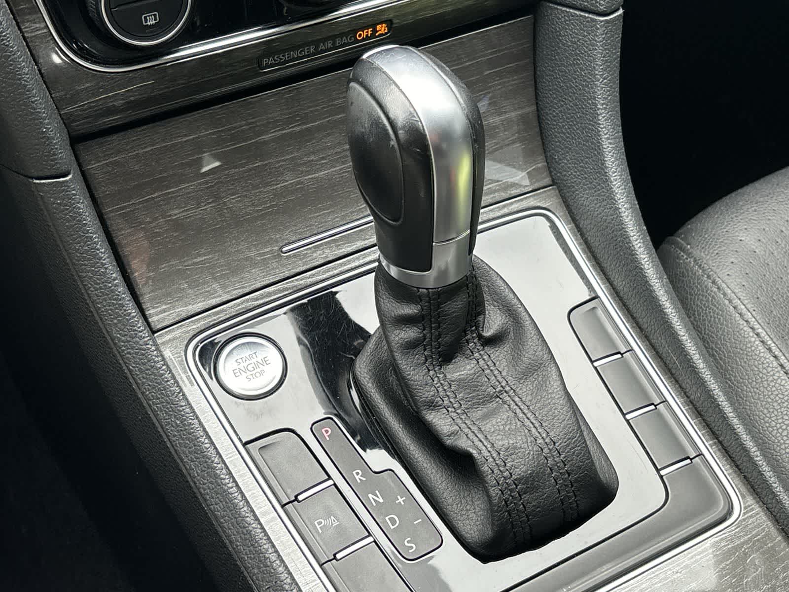 Thumbnail: 2018 Volkswagen Passat - 23