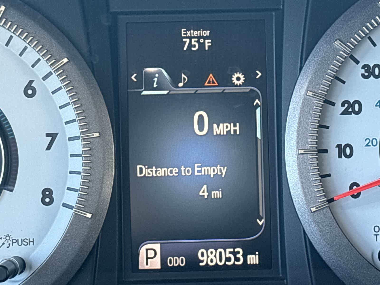 Thumbnail: 2017 Toyota Sienna - 26