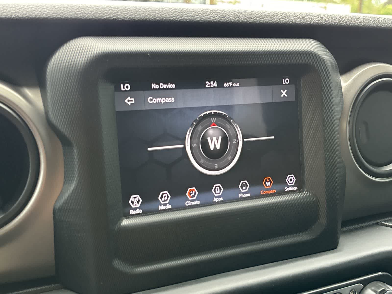 Thumbnail: 2019 Jeep Wrangler - 23