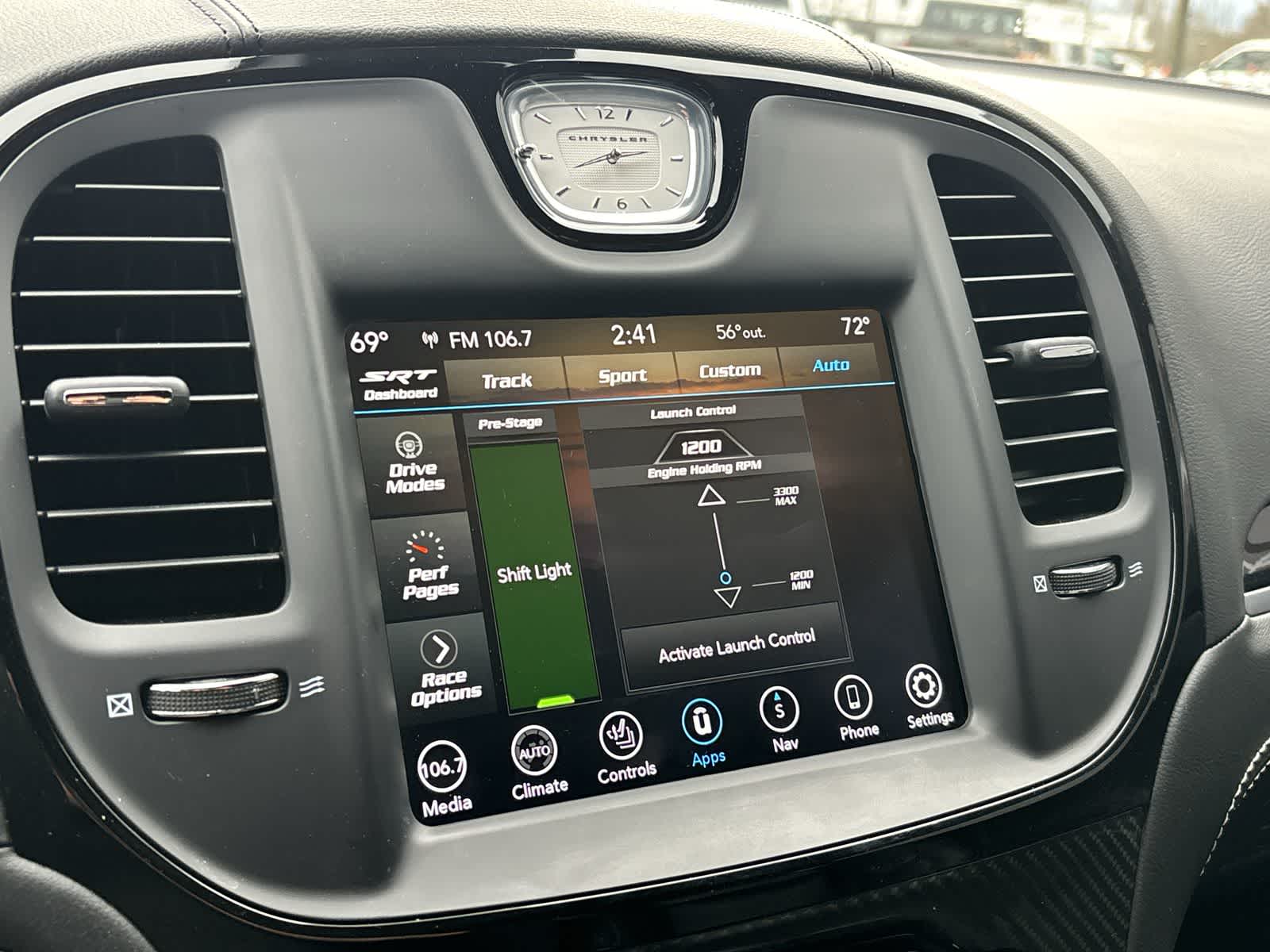 Thumbnail: 2023 Chrysler 300 - 23