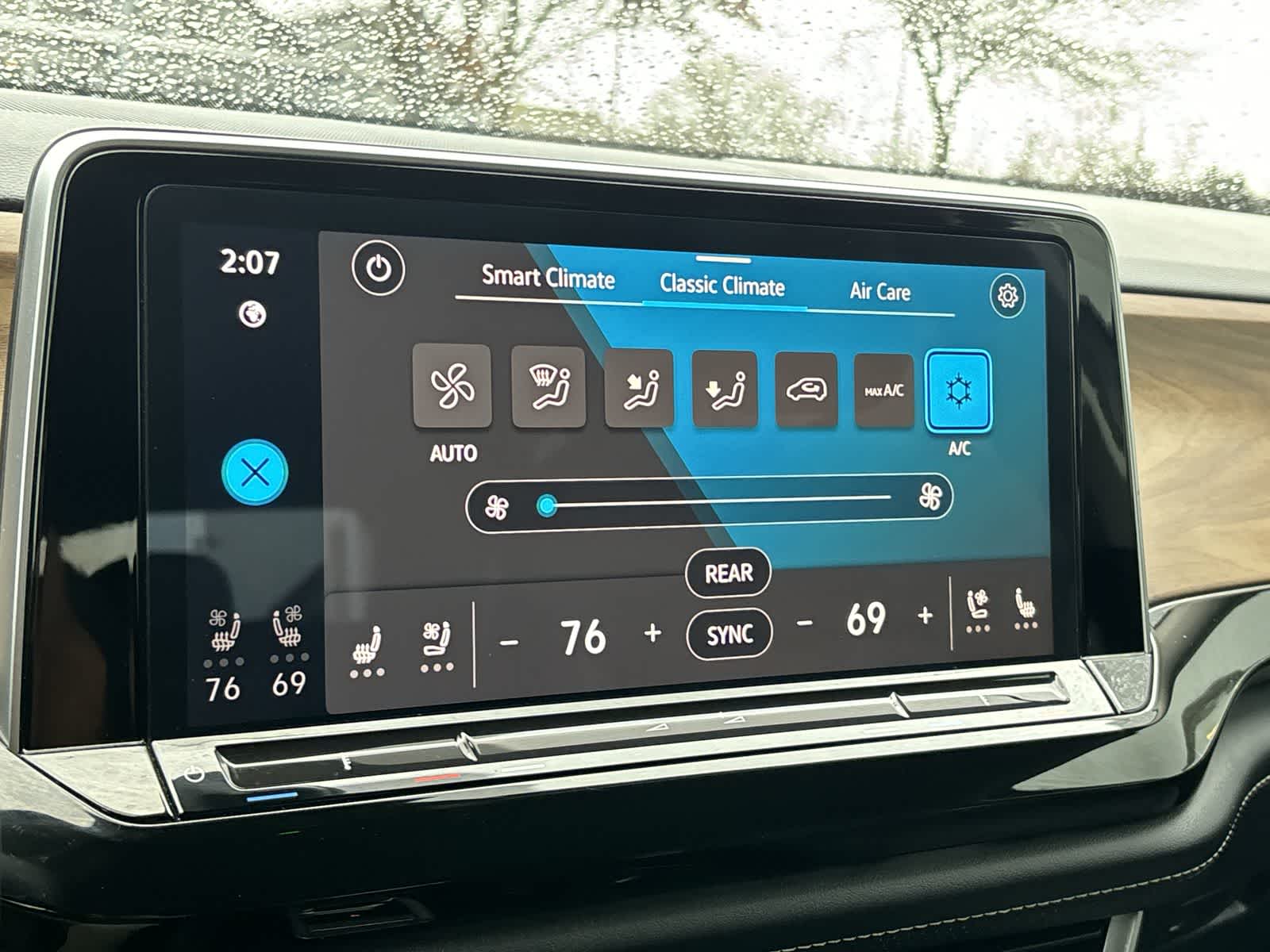 Thumbnail: 2024 Volkswagen Atlas - 24