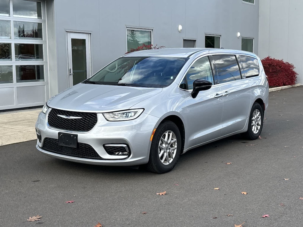 Used 2024 Chrysler Pacifica Touring L Van Passenger Van
