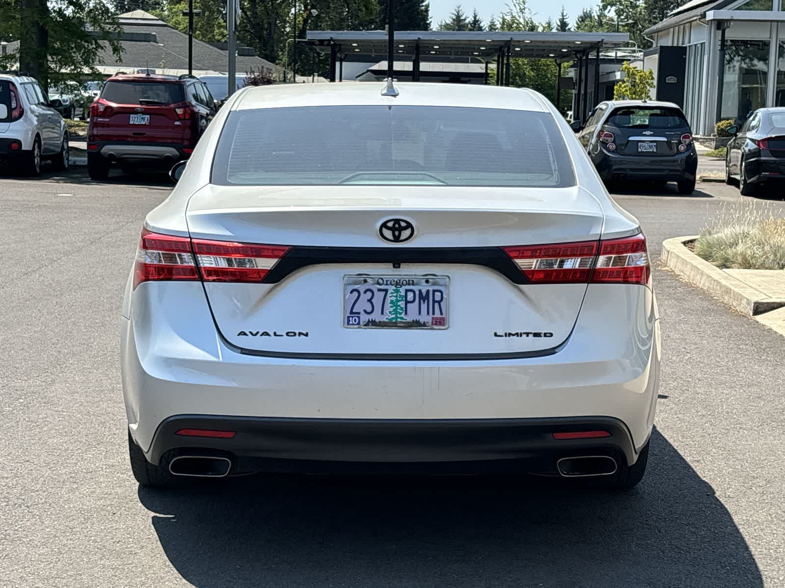 Thumbnail: 2013 Toyota Avalon - 4