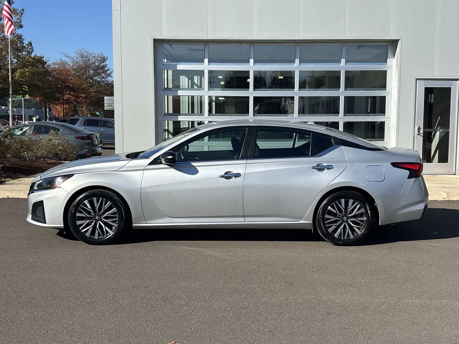 Used 2024 Nissan Altima 2.5 SV Sedan