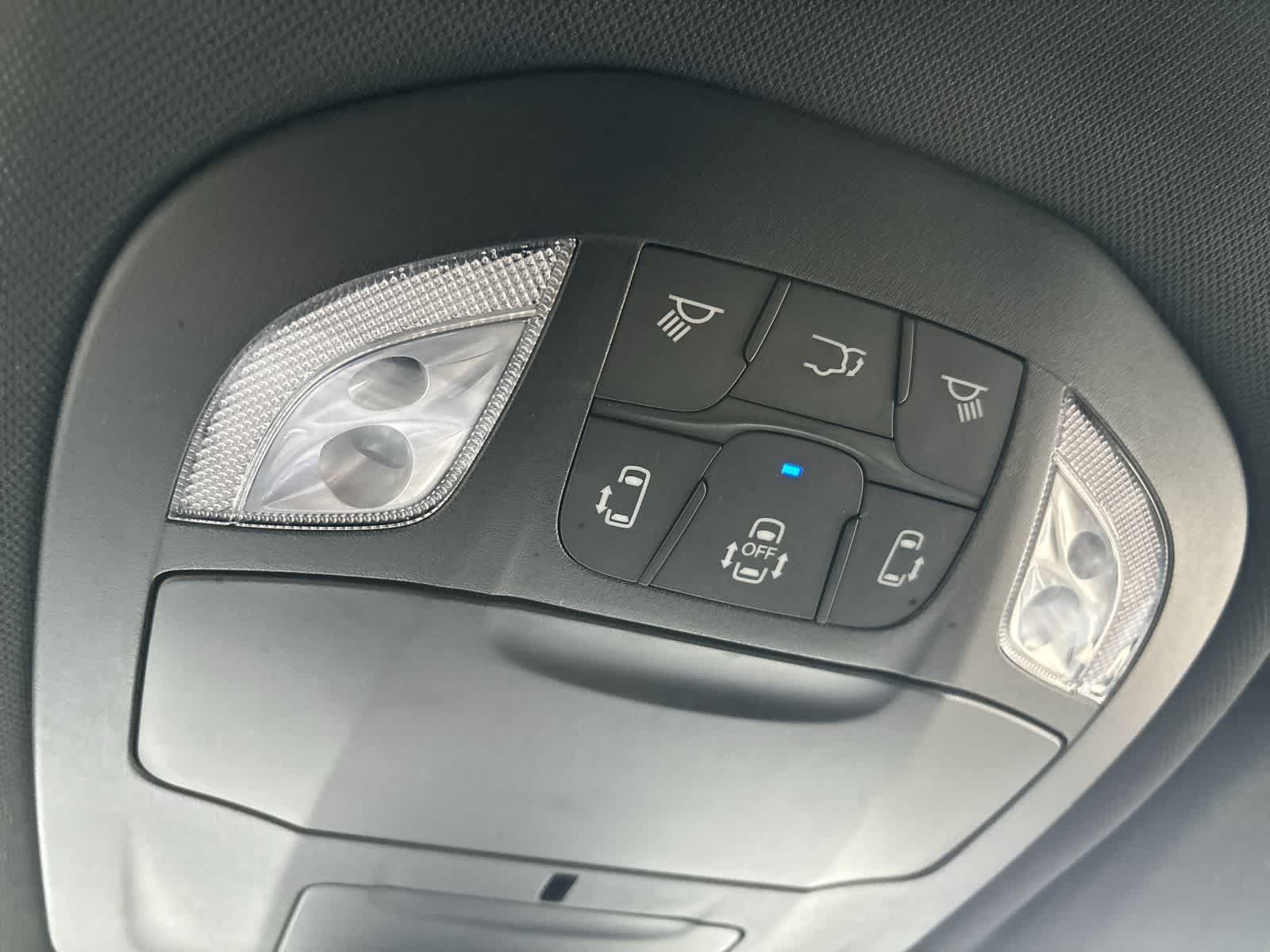 Thumbnail: 2023 Chrysler Pacifica - 27