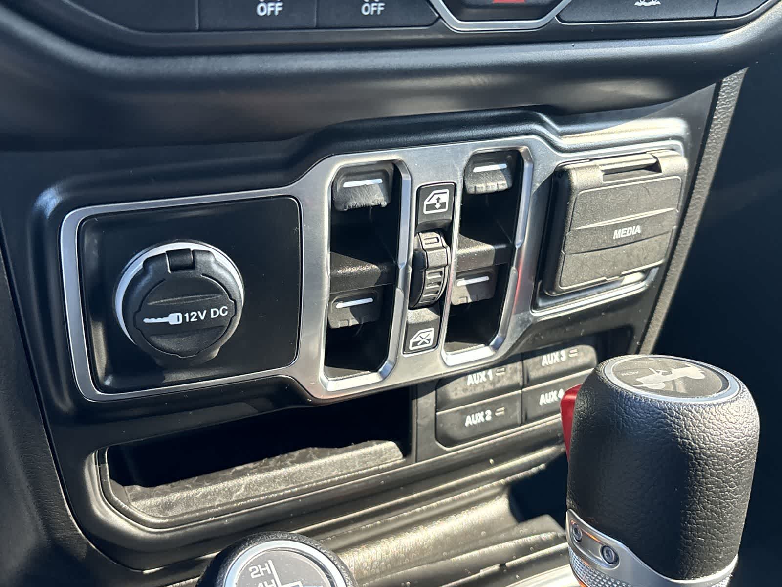 Thumbnail: 2021 Jeep Wrangler - 27