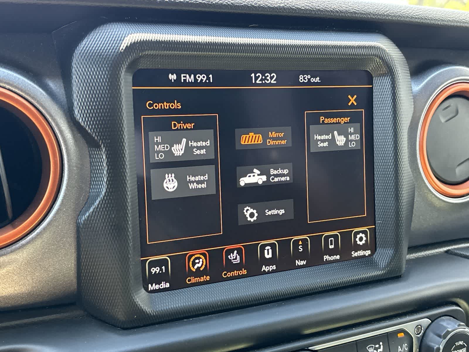 Thumbnail: 2022 Jeep Gladiator - 16