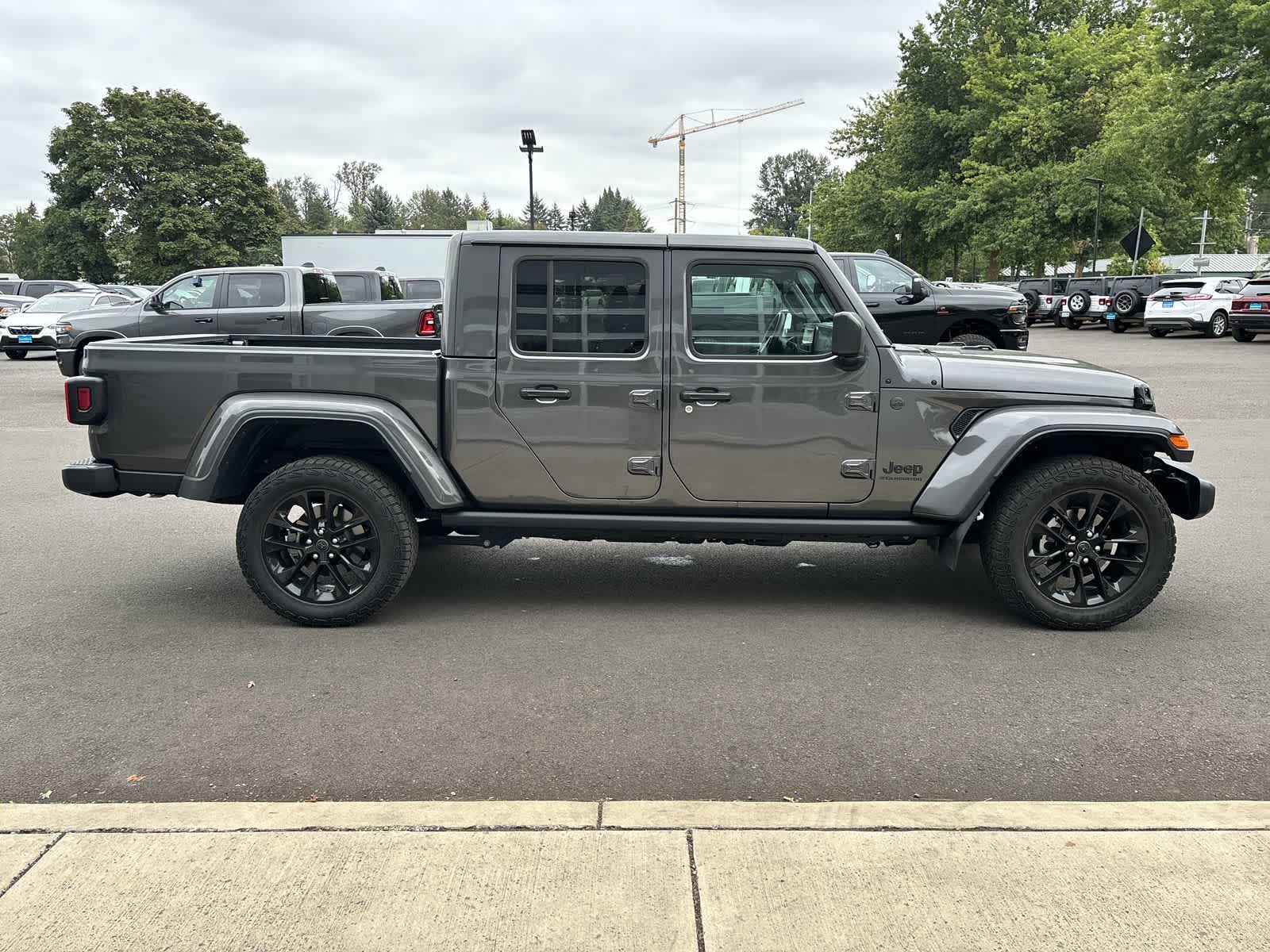 Thumbnail: 2024 Jeep Gladiator - 5
