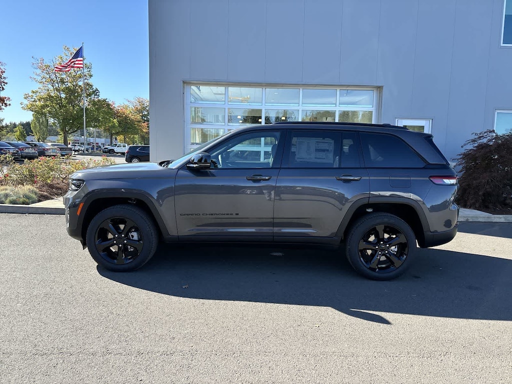 New 2025 Jeep Grand Cherokee Limited Sport Utility