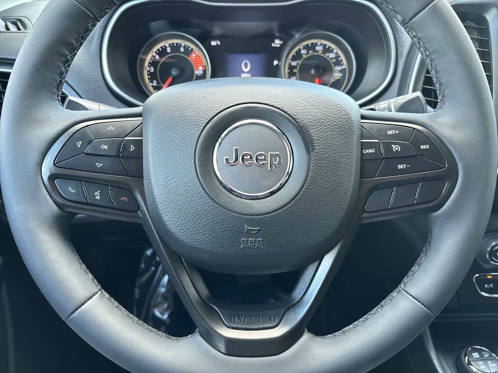 Thumbnail: 2022 Jeep Cherokee - 12