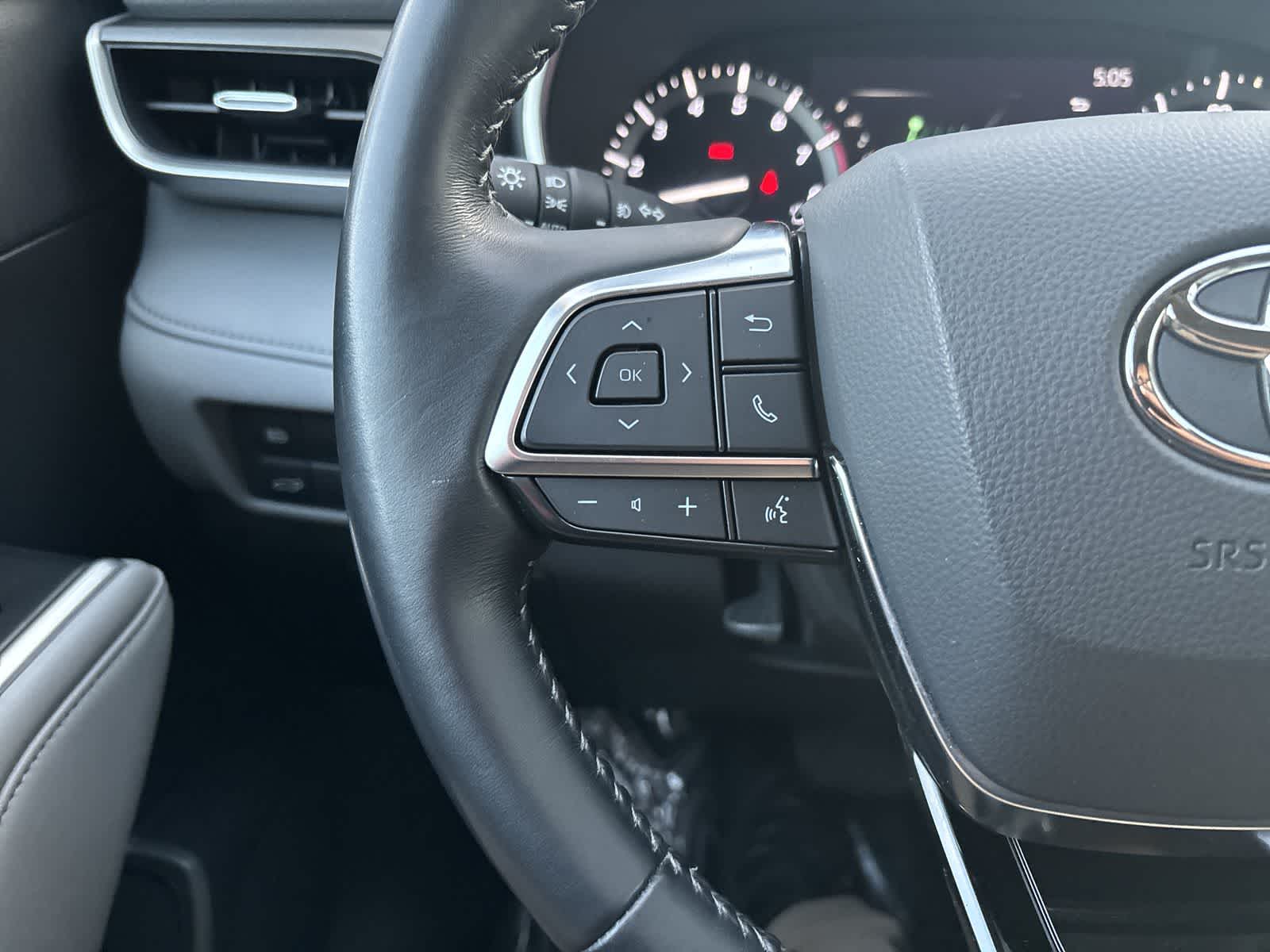 Thumbnail: 2021 Toyota Highlander - 10