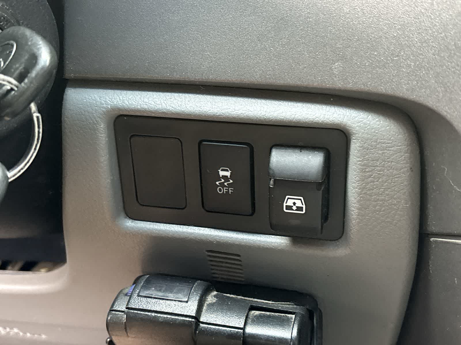 Thumbnail: 2010 Toyota Tundra - 16