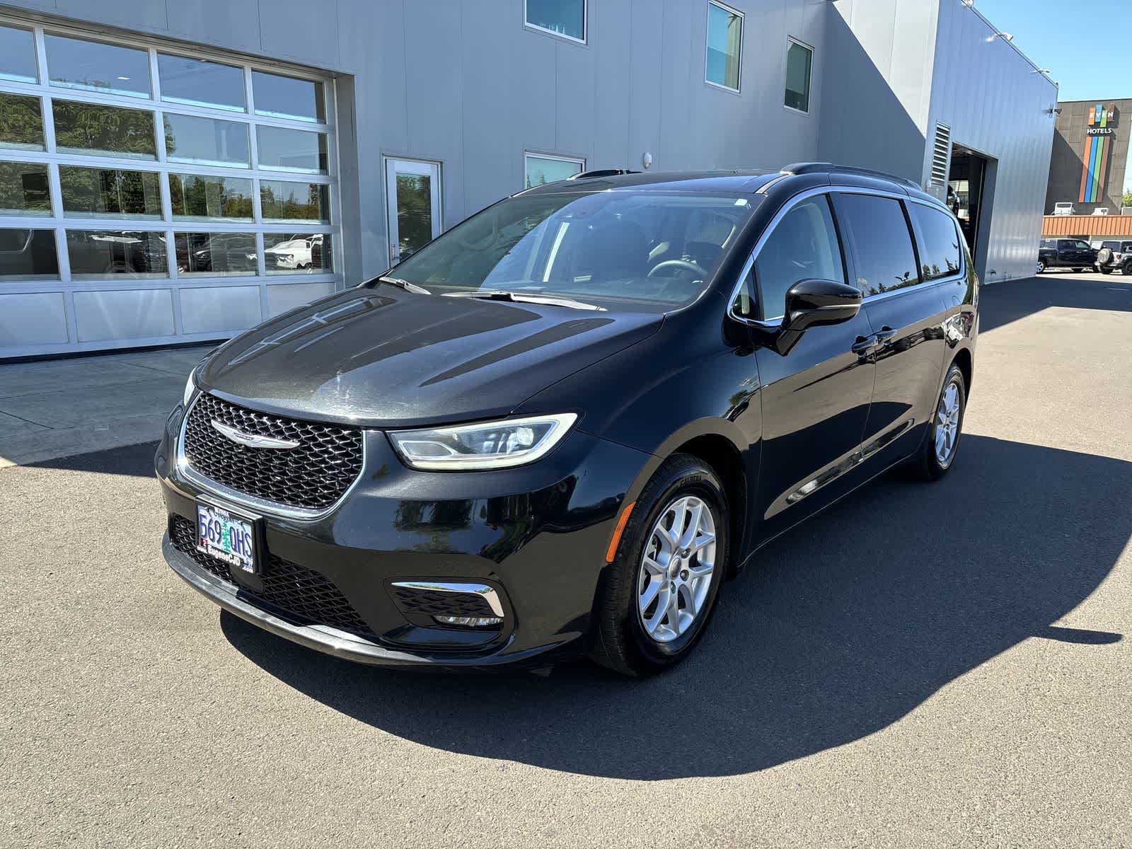 Thumbnail: 2022 Chrysler Pacifica - 1