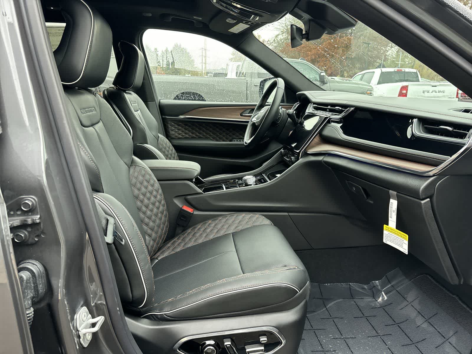 Thumbnail: 2025 Jeep Grand Cherokee - 4