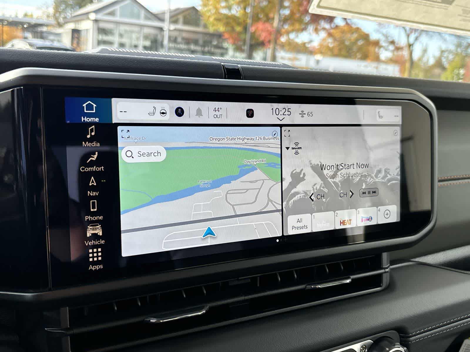 Thumbnail: 2025 Jeep Gladiator - 17