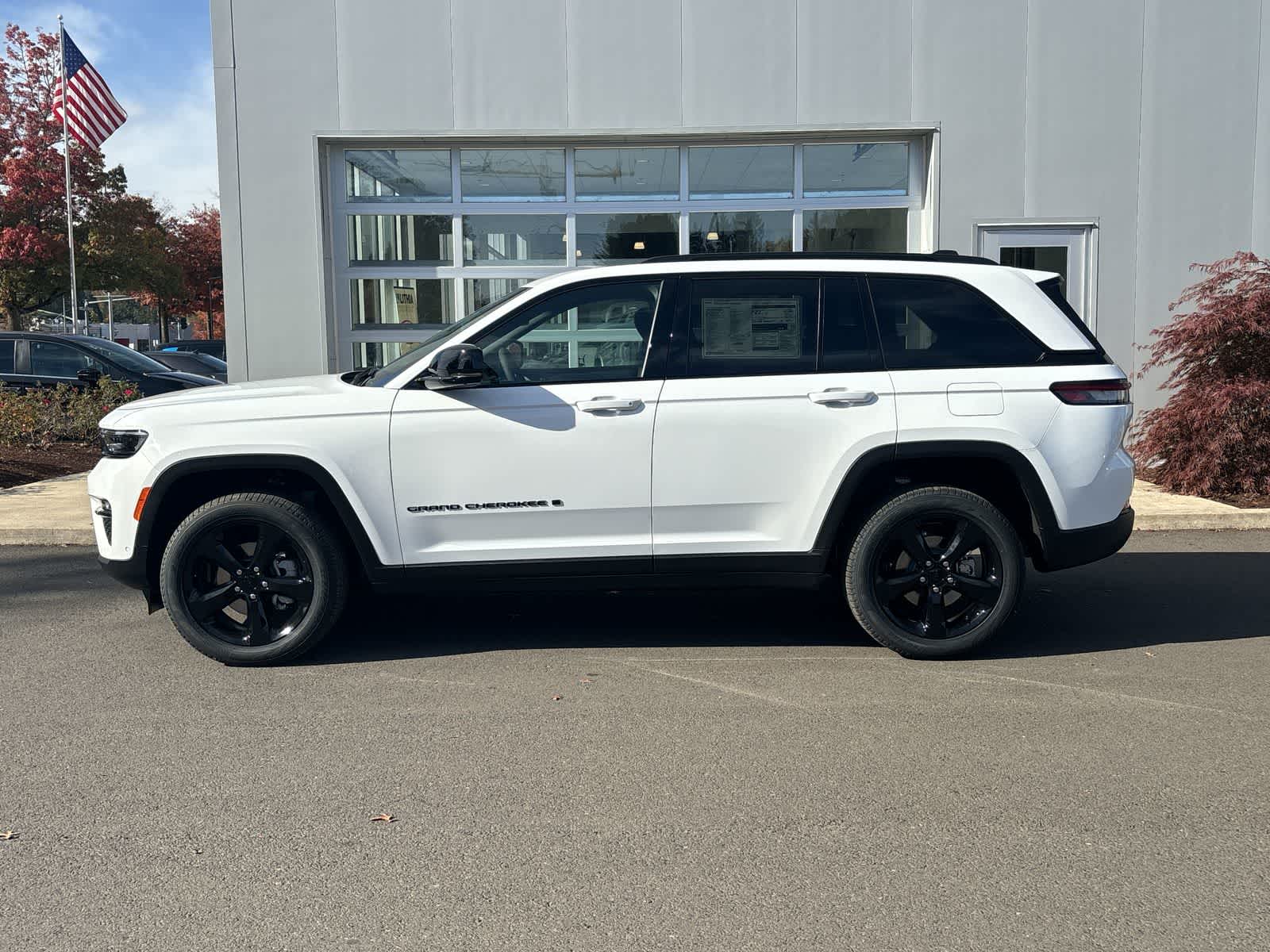 Thumbnail: 2025 Jeep Grand Cherokee - 2