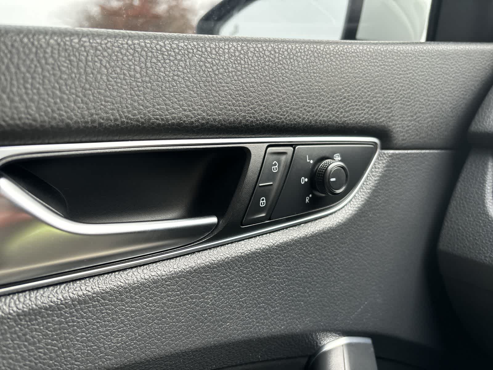 Thumbnail: 2018 Volkswagen Passat - 9