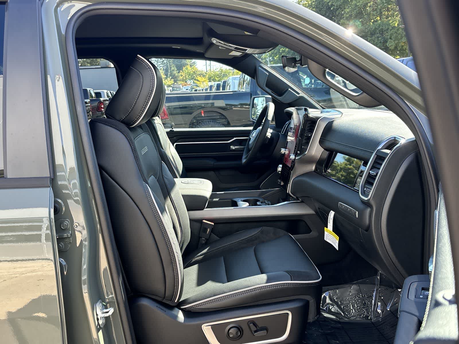 Thumbnail: 2026 RAM 1500 - 9