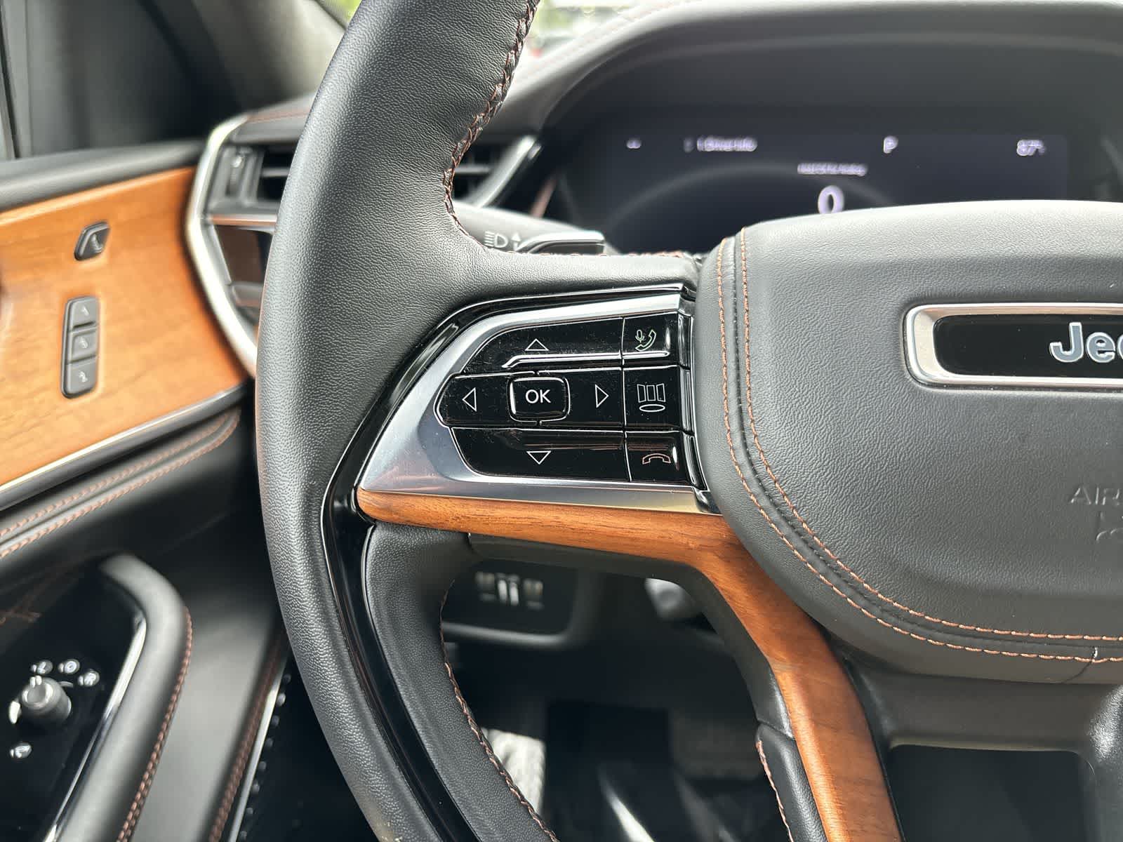 Thumbnail: 2023 Jeep Grand Cherokee - 12