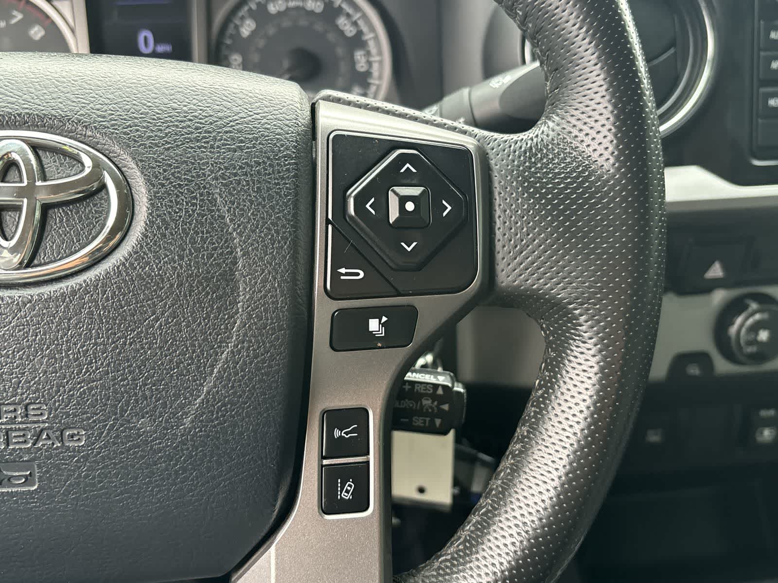 Thumbnail: 2018 Toyota Tacoma - 15