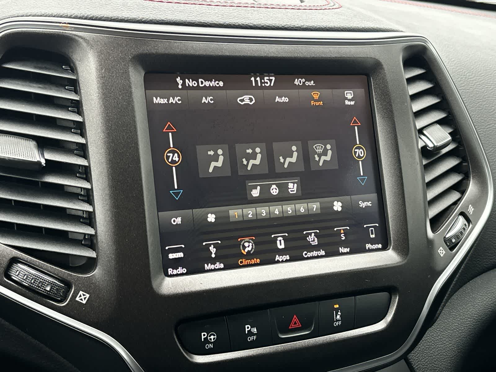 Thumbnail: 2019 Jeep Cherokee - 20