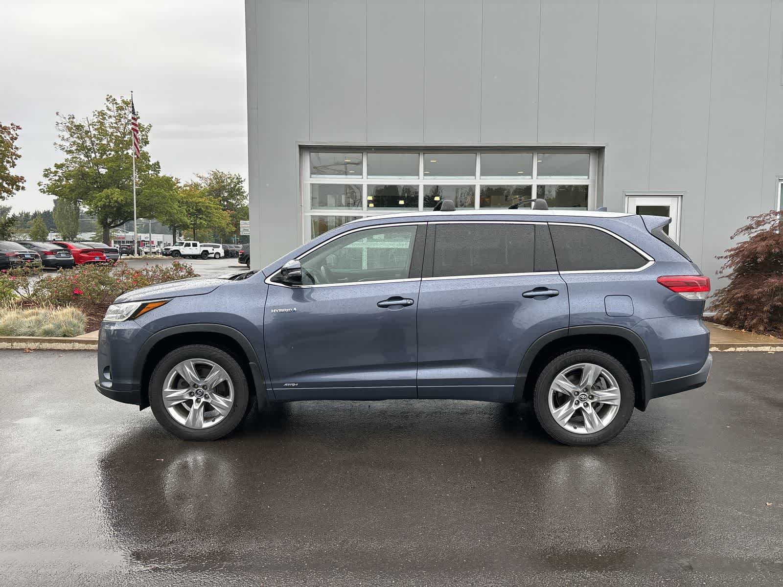 Thumbnail: 2019 Toyota Highlander - 2