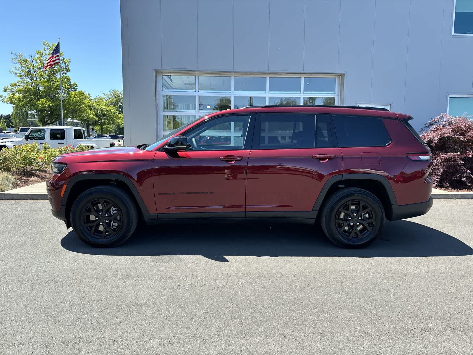 2024 Jeep Grand Cherokee L Laredo 2