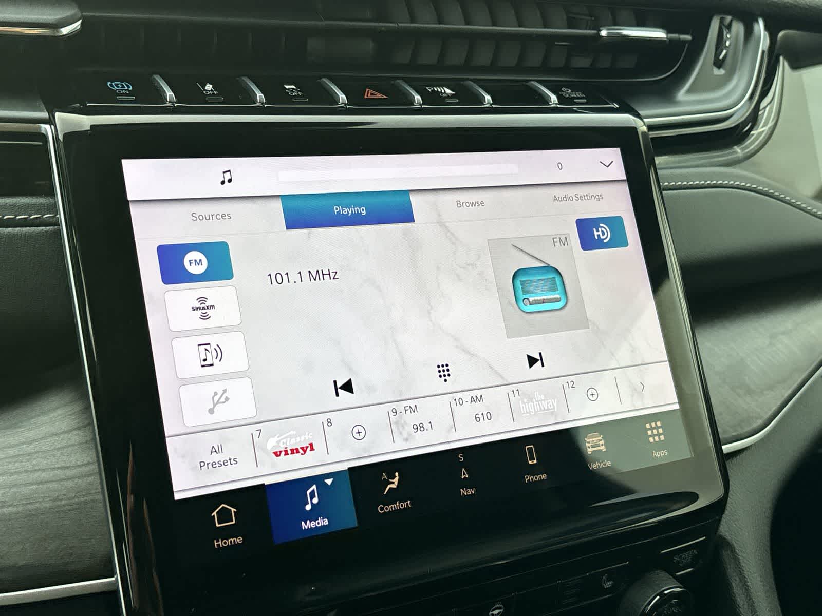 Thumbnail: 2024 Jeep Grand Cherokee - 15