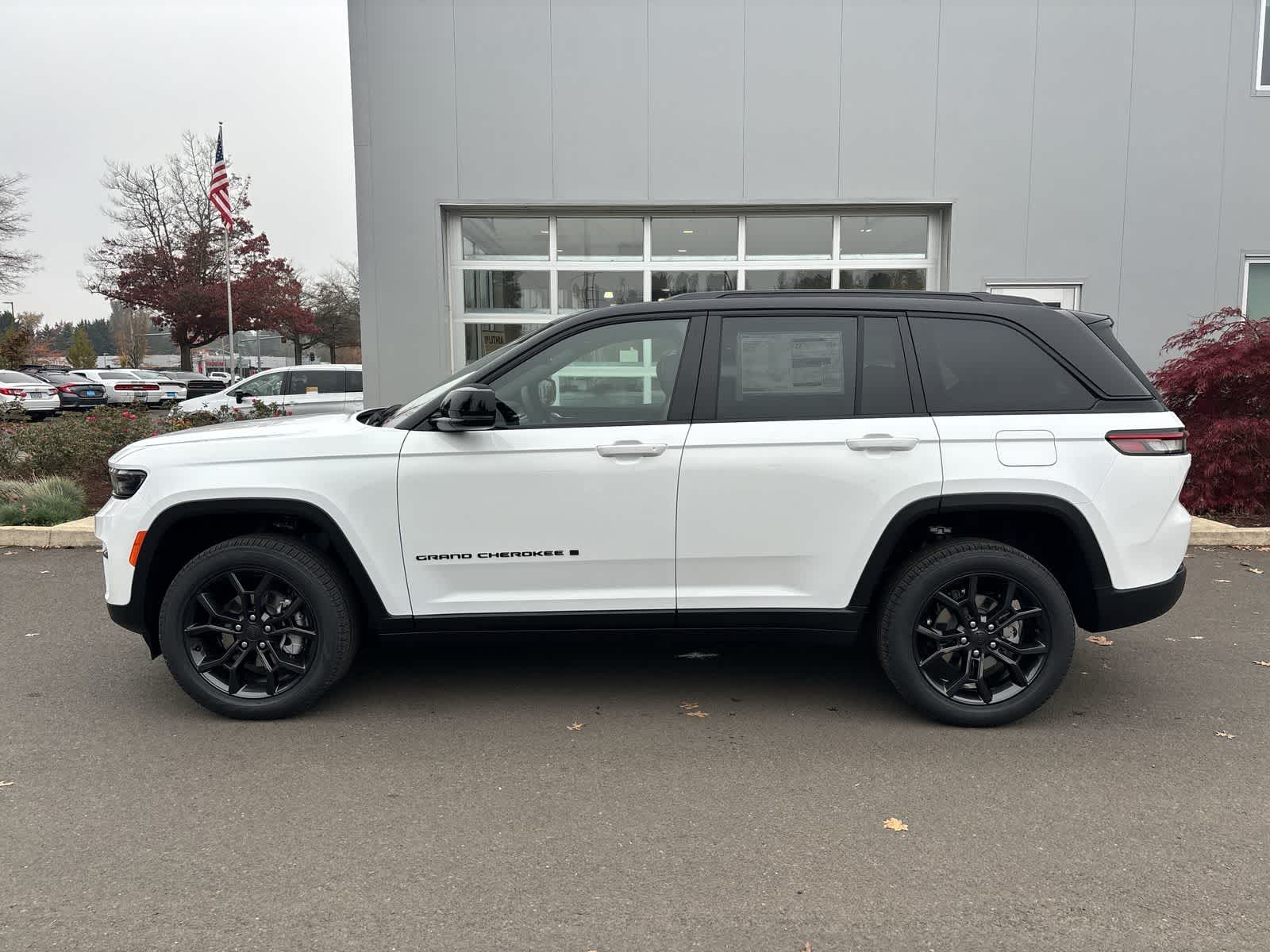 Thumbnail: 2025 Jeep Grand Cherokee - 2