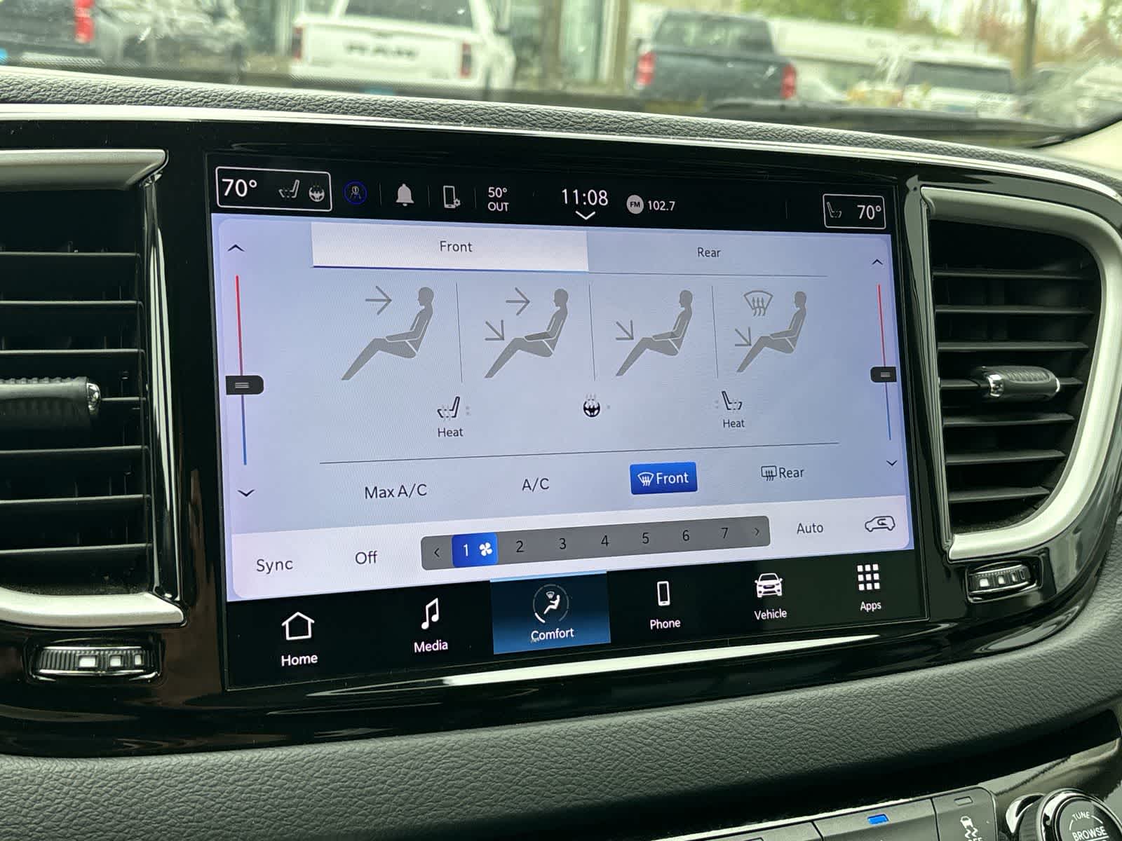 Thumbnail: 2023 Chrysler Pacifica - 13