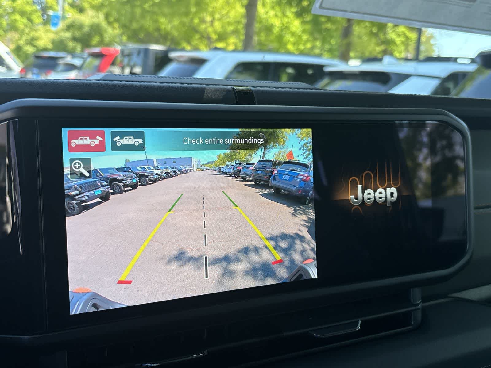 Thumbnail: 2025 Jeep Gladiator - 22