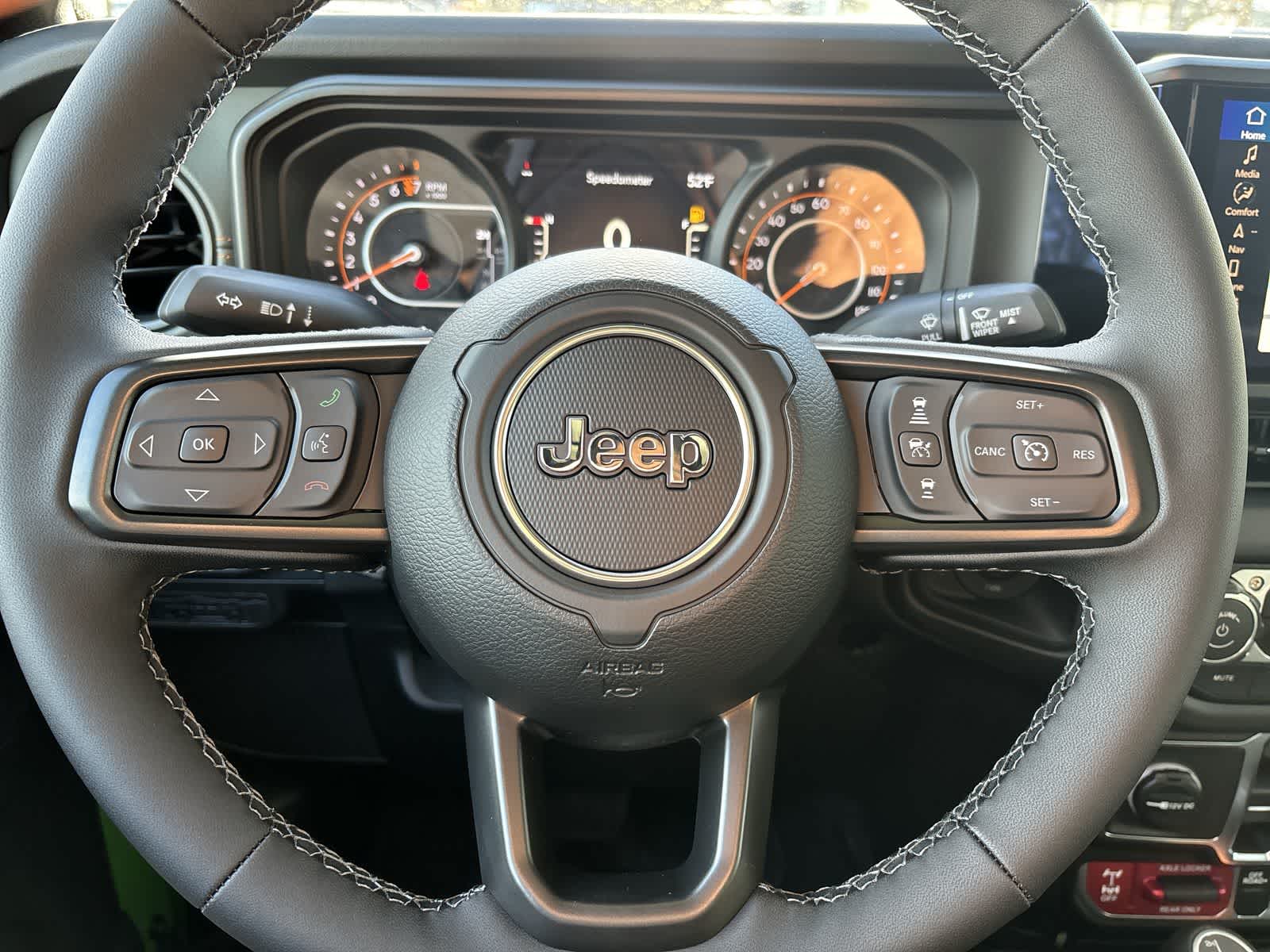 Thumbnail: 2026 Jeep Gladiator - 12