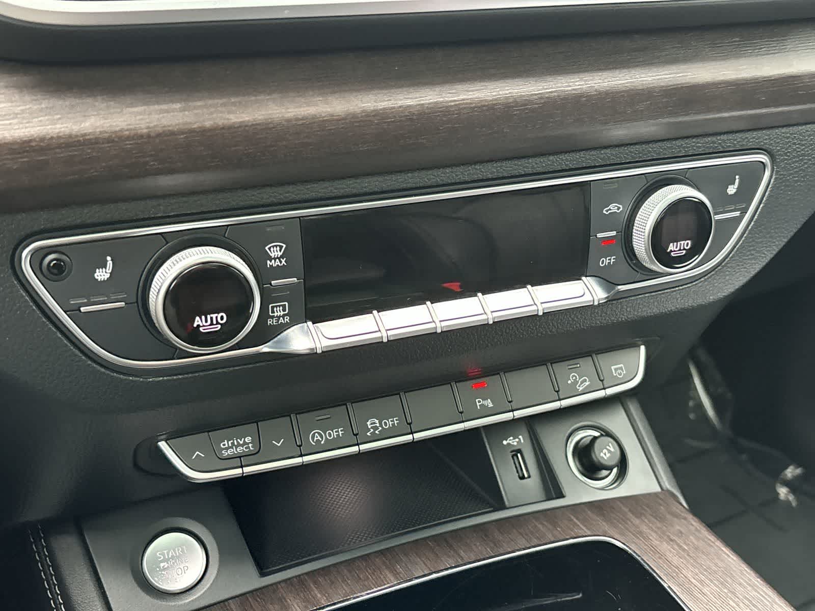 Thumbnail: 2024 Audi Q5 - 25