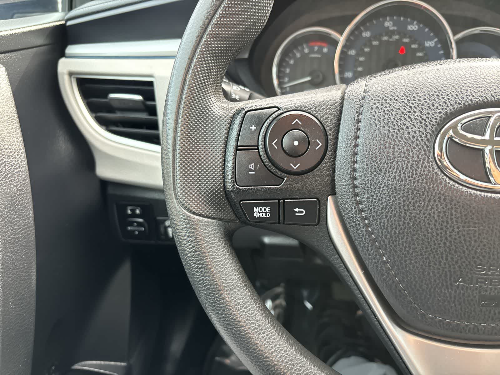 Thumbnail: 2015 Toyota Corolla - 13