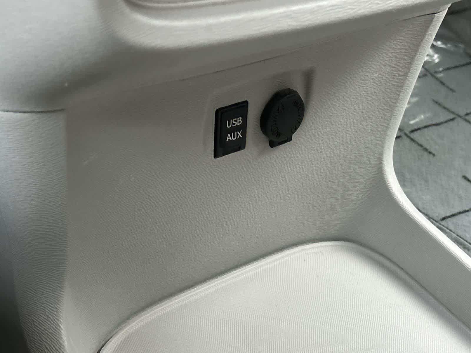 Thumbnail: 2013 Toyota Sienna - 22