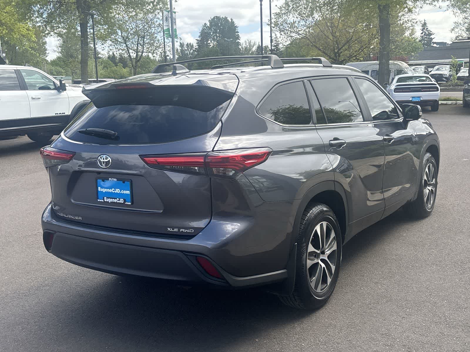 Thumbnail: 2023 Toyota Highlander - 5