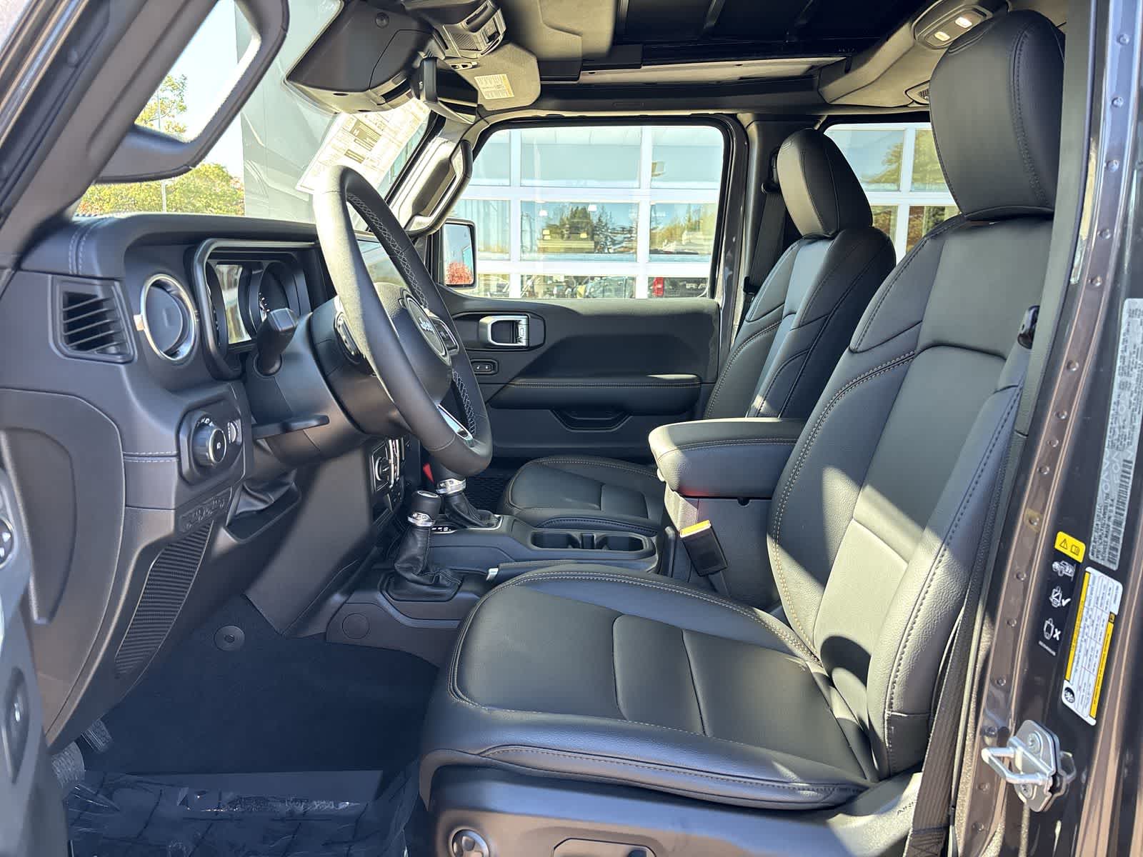 2027 Jeep Wrangler 4-Door Sahara - Photo 9